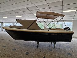 More information on the company profile!Watersport Reinders Beerta