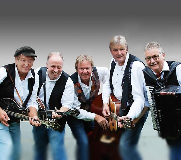Opening seizoen winterconcerten 2016_2017 met optreden van De StroatklinkerS Veelerveen