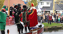 ToerismeSint-Nicolaas komt aan in Scheemda Scheemda