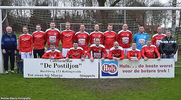 Foto Nieuw tenues voor derde elftal van Bellingwolde Bellingwolde