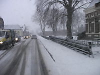 Flink pak sneeuw op de Hoofdstraat Beerta, Oldambt