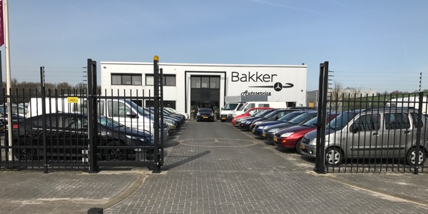 Nieuw pand Bakker autoservice