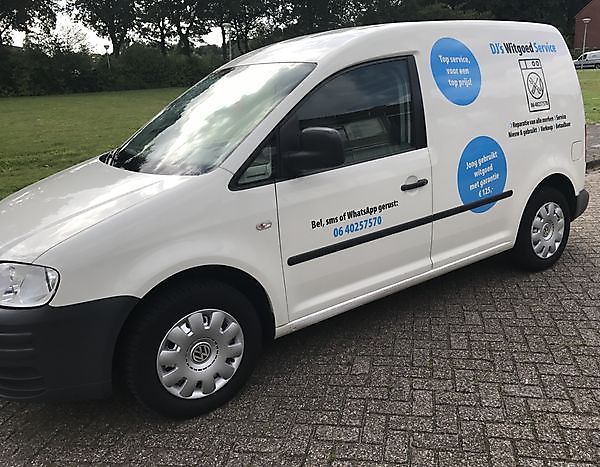 De Nieuwe opvallende bedrijfwagen van DJ's witgoed service